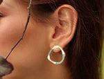 Load image into Gallery viewer, Ofiura Earring
